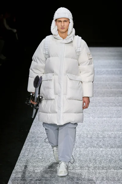 Look 43
